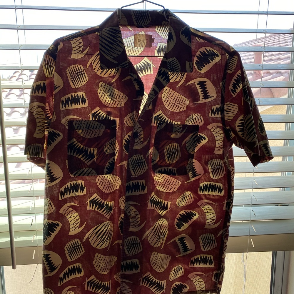 Short sleeve button down